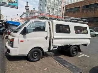 2015 Hyundai H100 Bakkie 2.6D Deck, White with 115000km available now!