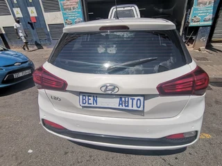 2021 Hyundai i20 1.4 Fluid, White with 30000km available now!