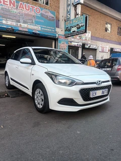 2018 Hyundai i20 1.2 Fluid, White with 98000km available now!