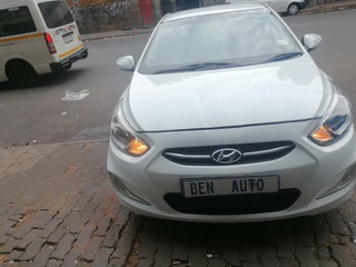 2015 Hyundai Accent 1.6 GLS, White with 75000km available now!