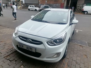 2015 Hyundai Accent 1.6 GLS, White with 75000km available now!