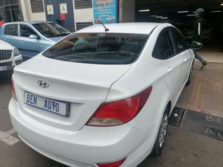 2015 Hyundai Accent 1.6 GLS, White with 75000km available now!