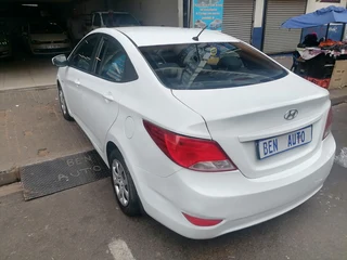 2015 Hyundai Accent 1.6 GLS, White with 75000km available now!