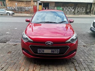 2018 Hyundai i20 1.4 Fluid, Burgundy with 82000km available now!