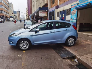 2012 Ford Fiesta 1.4 Ambiente, Blue with 91000km available now!