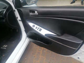 2015 Hyundai Accent 1.6 GLS, White with 75000km available now!