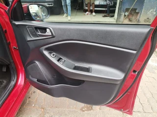 2018 Hyundai i20 1.4 Fluid, Burgundy with 82000km available now!
