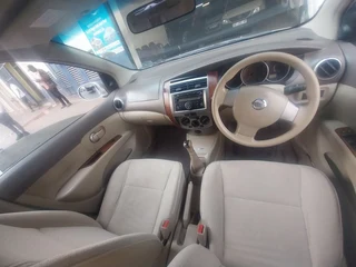2010 Nissan Grand Livina 1.6 Acenta