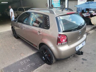 2016 Volkswagen Polo Vivo Hatch 1.6 Maxx, Gold with 83000km available now!