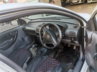 2005 Opel Corsa Utility 1.4, White with 98000km available now!