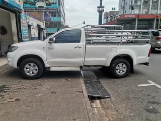 2006 Toyota Hilux 2.0 VVT-i, White with 110000km available now!