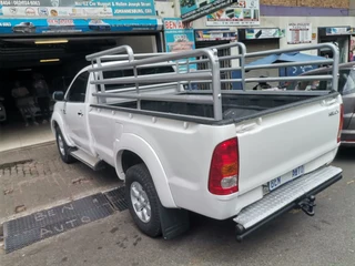 2006 Toyota Hilux 2.0 VVT-i, White with 110000km available now!