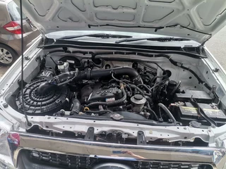 2006 Toyota Hilux 2.0 VVT-i, White with 110000km available now!