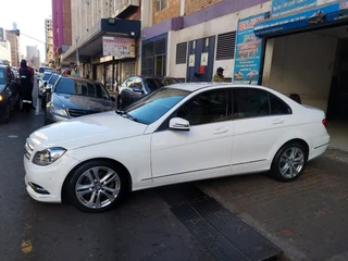 2013 Mercedes-Benz C 200 CGI BlueEFFICIENCY Classic, White with 96000km available now!
