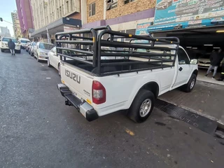 2012 Isuzu KB 250, White with 96000km available now!