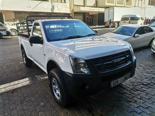 2012 Isuzu KB 250, White with 96000km available now!