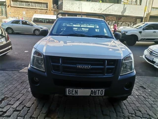 2012 Isuzu KB 250, White with 96000km available now!