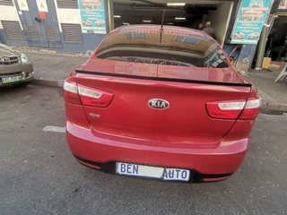 2012 Kia Rio 1.4 LX 5-Door AT, Burgundy with 87000km available now!