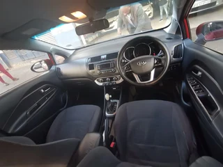 2012 Kia Rio 1.4 LX 5-Door AT, Burgundy with 87000km available now!