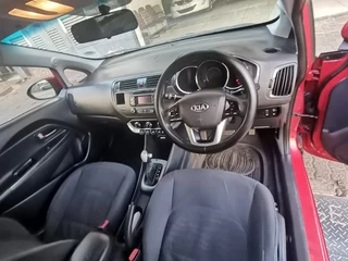 2012 Kia Rio 1.4 LX 5-Door AT, Burgundy with 87000km available now!