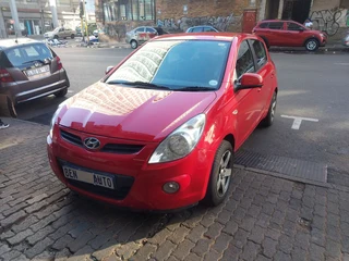 2010 Hyundai i20 1.4 Fluid, Red with 85000km available now!