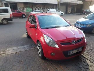 2010 Hyundai i20 1.4 Fluid, Red with 85000km available now!