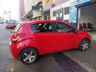 2010 Hyundai i20 1.4 Fluid, Red with 85000km available now!
