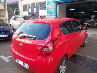2010 Hyundai i20 1.4 Fluid, Red with 85000km available now!
