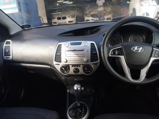 2010 Hyundai i20 1.4 Fluid, Red with 85000km available now!