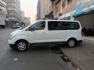 2012 Hyundai H1 2.5 VGTi GL 6-Seater Multicab AT, White with 117000km available now!