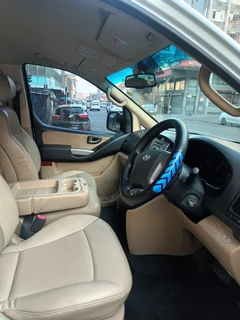 2012 Hyundai H1 2.5 VGTi GL 6-Seater Multicab AT, White with 117000km available now!