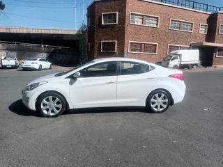2012 Hyundai Elantra 1.6 GLS AT, White with 103000km available now!