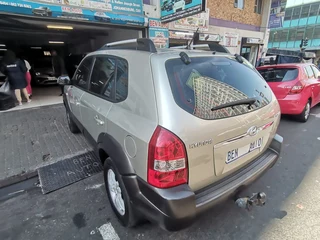 2007 Hyundai Tucson 1.6 TGDI Executive, Gold with 105000km available now!