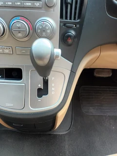 2012 Hyundai H1 2.5 VGTi GL 6-Seater Multicab AT, White with 117000km available now!