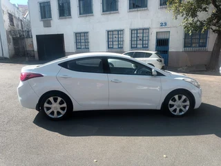 2012 Hyundai Elantra 1.6 GLS AT, White with 103000km available now!