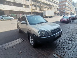2007 Hyundai Tucson 1.6 TGDI Executive, Gold with 105000km available now!