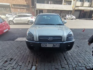 2007 Hyundai Tucson 1.6 TGDI Executive, Gold with 105000km available now!