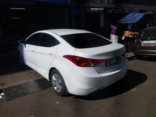2013 Hyundai Elantra 1.6 Executive, White with 88000km available now!