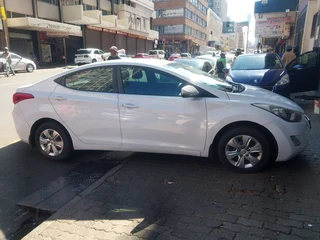 2013 Hyundai Elantra 1.6 Executive, White with 88000km available now!