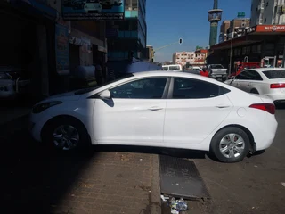 2013 Hyundai Elantra 1.6 Executive, White with 88000km available now!