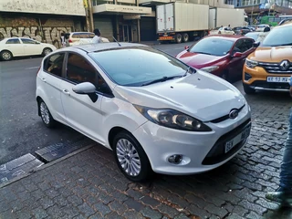 2009 Ford Fiesta 1.4i 5-Door, White with 95000km available now!