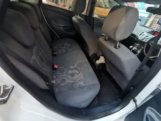 2009 Ford Fiesta 1.4i 5-Door, White with 95000km available now!