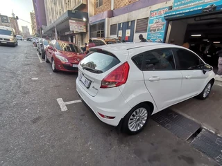 2009 Ford Fiesta 1.4i 5-Door, White with 95000km available now!