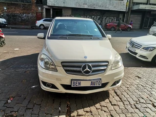 2011 Mercedes-Benz B 180, White with 101000km available now!