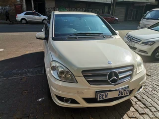 2011 Mercedes-Benz B 180, White with 101000km available now!