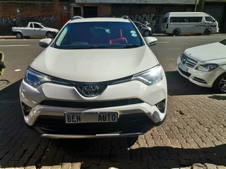 2017 Toyota RAV4 2.0 GX 4x4 AT, White with 93000km available now!
