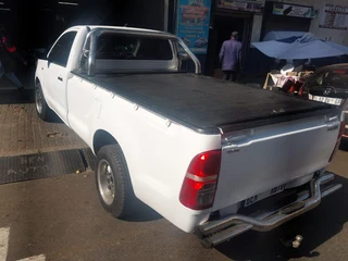 2015 Toyota Hilux 2.0 VVT-i, White with 98000km available now!