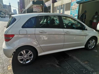 2011 Mercedes-Benz B 180, White with 101000km available now!