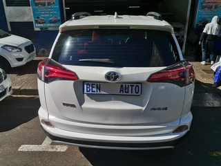 2017 Toyota RAV4 2.0 GX 4x4 AT, White with 93000km available now!
