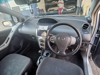 2007 Toyota Yaris 1.3 T3 Spirit 5-Door AT, Silver with 90000km available now!